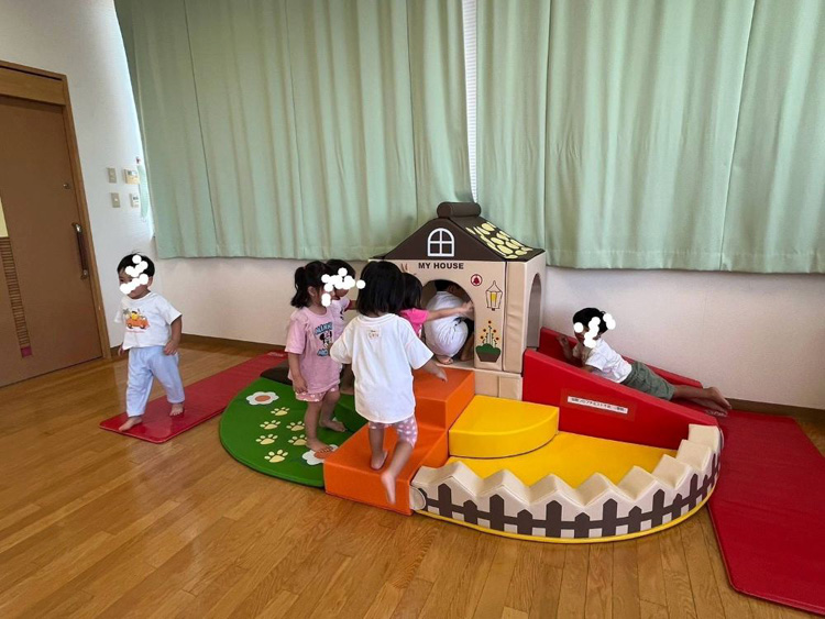 輪島市子育て支援センター遊具購入費贈呈