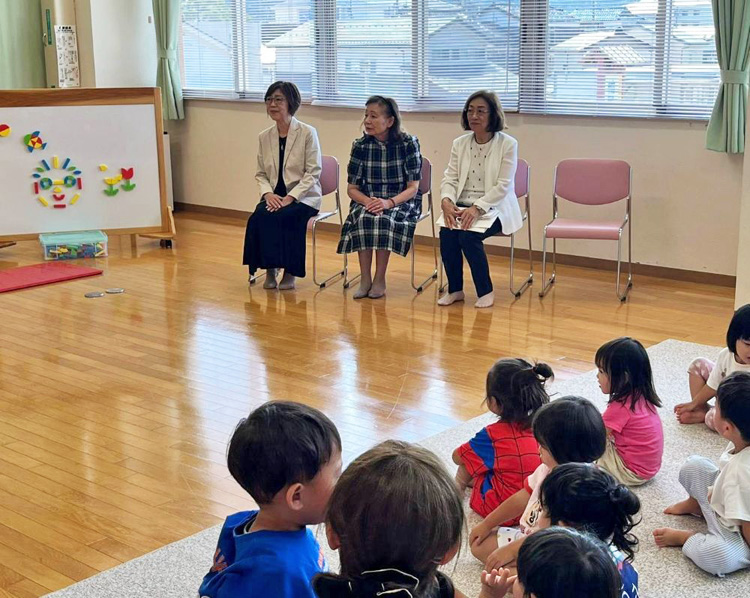 輪島市子育て支援センター遊具購入費贈呈