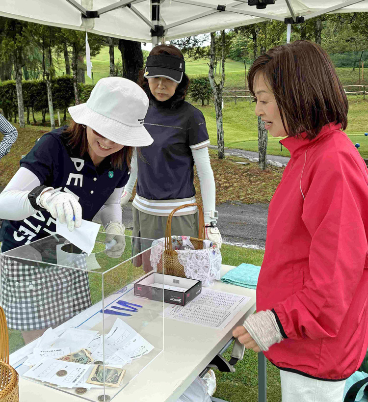 魚津水族館に「水中カメラとモニター」寄贈