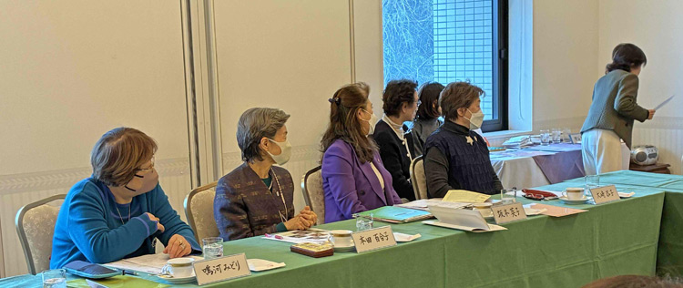 新会員の入会式を執り行いました