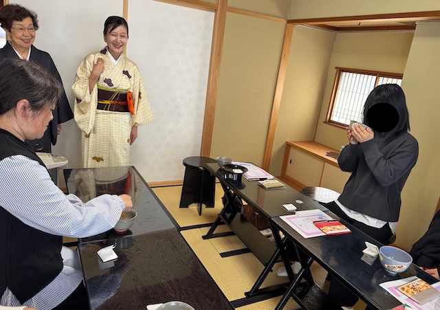 お茶席のことを学ぶ