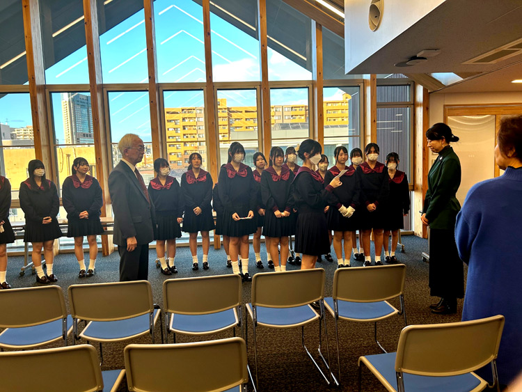 Sクラブハンドベルコンサートと支援金贈呈