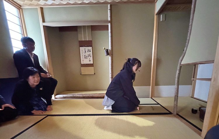 お茶席のことを学ぶ