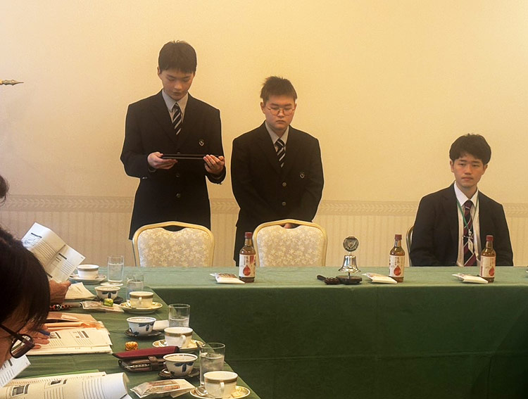 魚津工業高校Sクラブに支援金贈呈