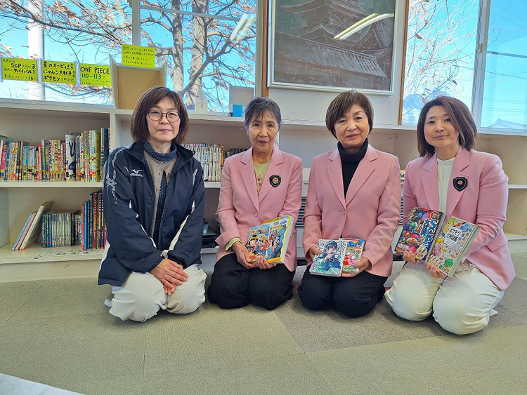 市内19児童館へ寄贈図書のシール貼り訪問